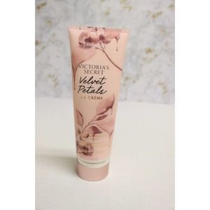 Victoria's Secret Velvet Petals La Creme 8 oz